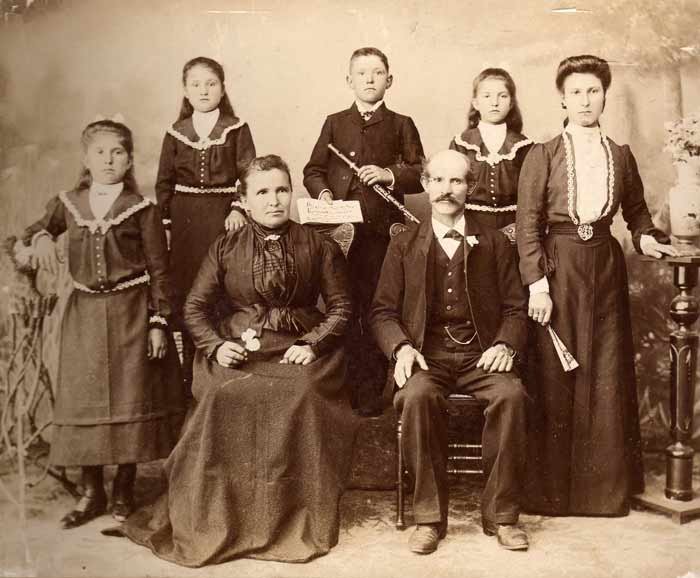 psicogenealogia a Torino consulenza personale Emanuela Re - viaggio scoprire scopri segreti e storia dei tuoi avi della tua famiglia
